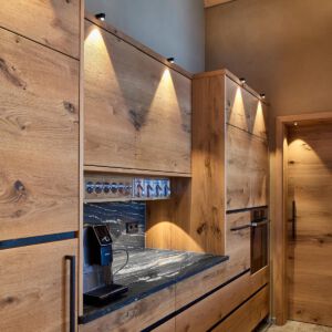 Küchenfront Beleuchtung mit kleinen LED Spots